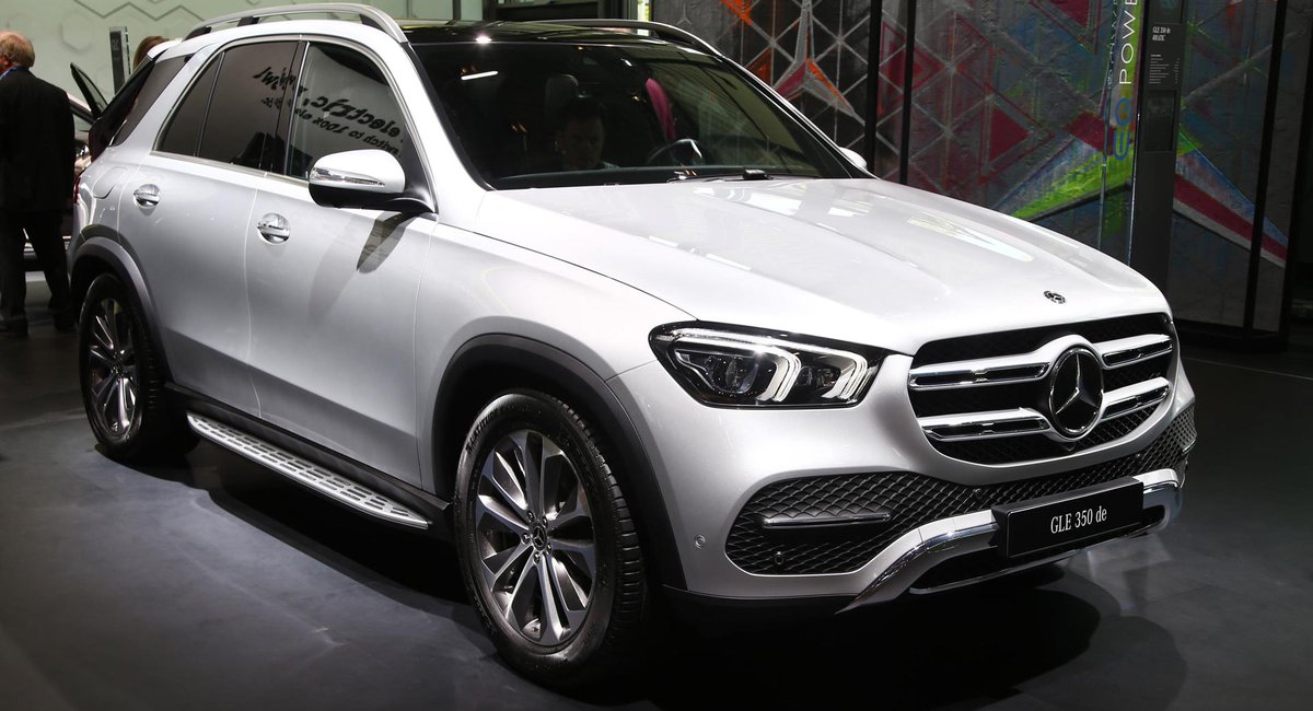 New Mercedes-Benz GLE 350 de 4MATIC Tries To Stand Out Among All Those Pure EVs j.mp/2m9leAM #news #FrankfurtMotorShow