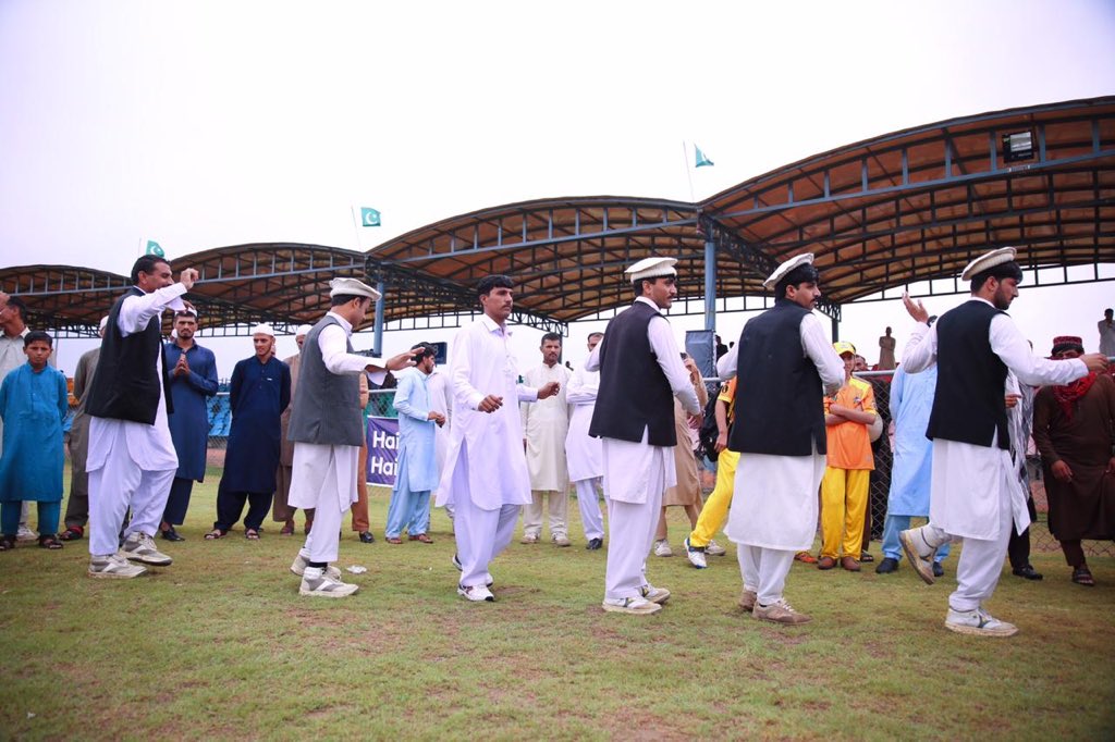 JAfridi10's tweet photo. ZML has taken Peshawar, Quetta &amp; Miranshah by storm &amp; aims to extend throughout Pakistan. In Pakistan, cricket is being used as a deradicalizing tool in regions which have had their fair share of distress in the past. Our objective is to promote interfaith harmony as well. #ZML3 https://t.co/dklriOMcLe