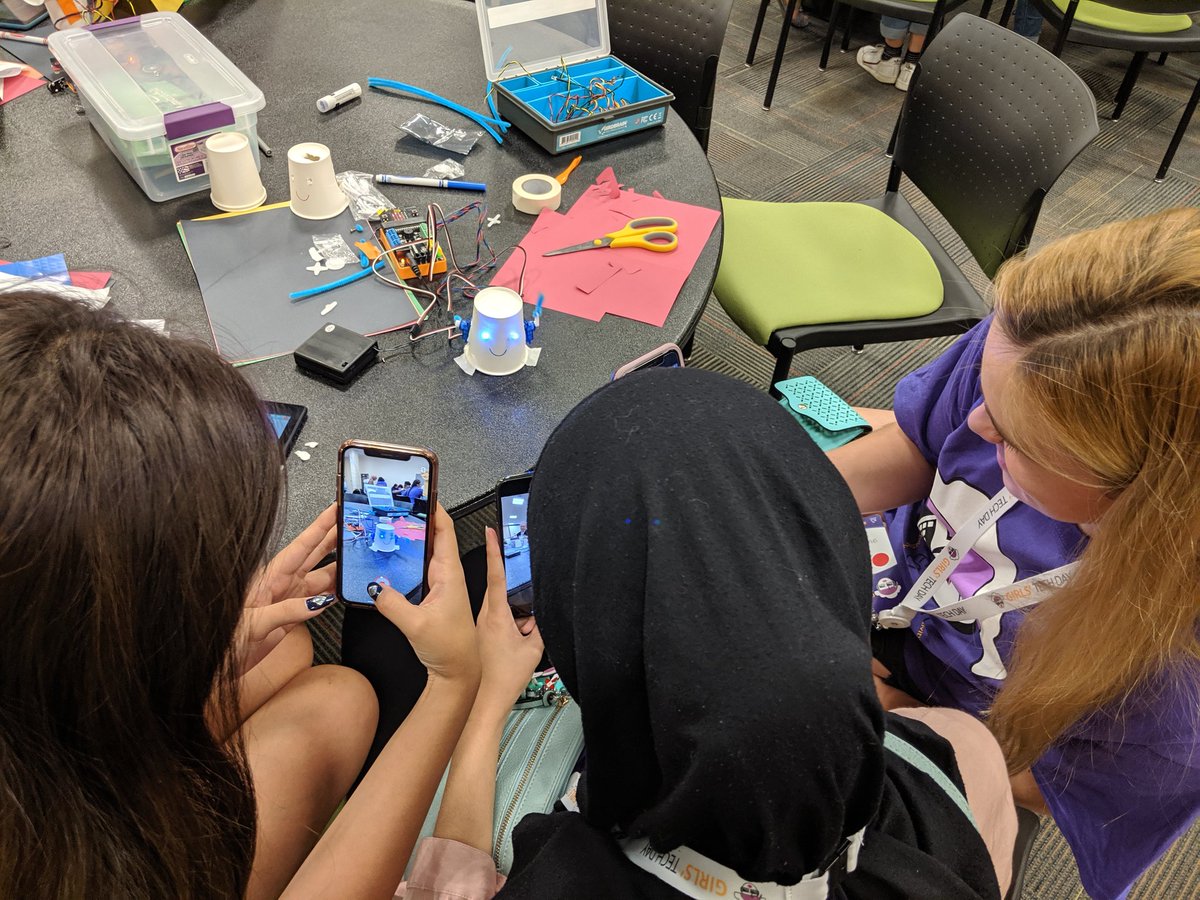 kswilkens's tweet image. The robot design &amp;amp; prototyping work done by the young women at #AWSGirlsTechDay was fantastic! We so need their ideas, enthusiasm &amp;amp; unique perspectives in tech. @TeenTechGirls @birdbraintech