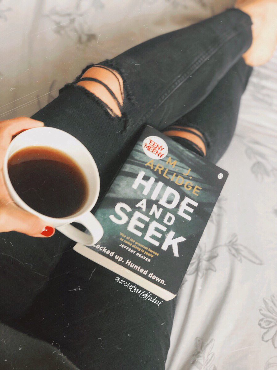 secretWofabook's tweet photo. #currentreadings 🕵🏻♀️
So after my rollercoaster of emotions with The Man Who Didn’t Call I’m back into my crime stack with the next instalment of the Helen Grace series...
__
I have two more after this one then I would have completed the entire series
#readersofig #bookcrazy https://t.co/GfXWDnUn4I