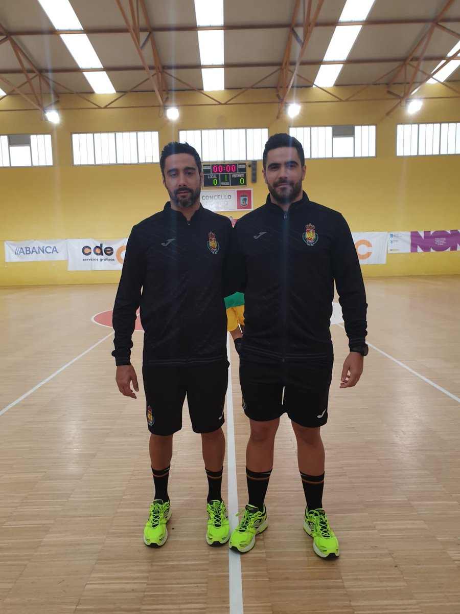 ctafabm's tweet photo. 🆙 Debut de nuestros compañeros y hermanos @FranCost86 y @Alberto_Cost en Primera División Nacional Masculina, en Galicia 📍

Magope seis do Nadal  ⚔️ Balonmano San José obrero

Construcciones Castro lavadores Vigo ⚔️ Bm Ingenio 

¡Comienza la temporada chicos! 👏🏼 https://t.co/rsgBKx2S0K