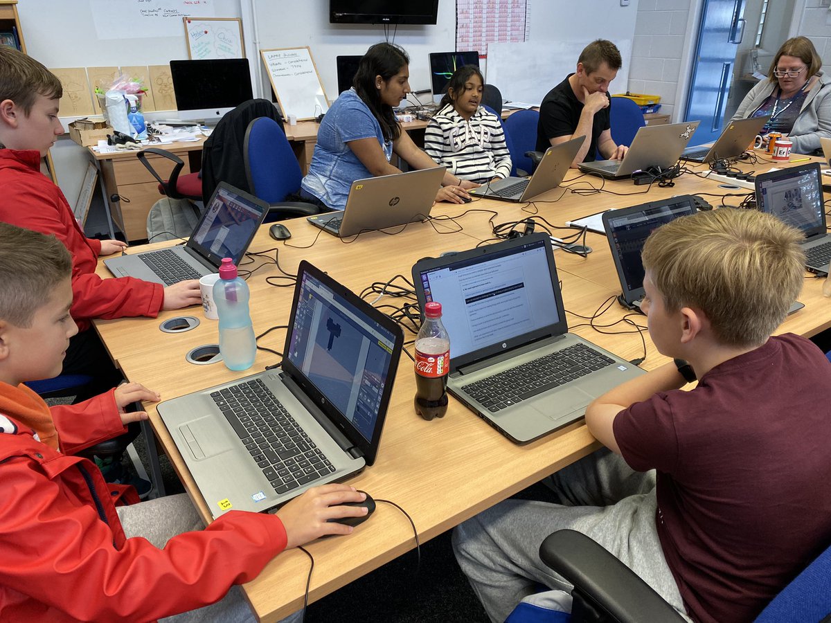 liverpoolcode's tweet image. It might be cold and wet outside but it’s hotting up here at @LittleSandboxUK @Liverpoollib as we win badges and learn about tech and the internet with @idea_award 🎉 for our September club