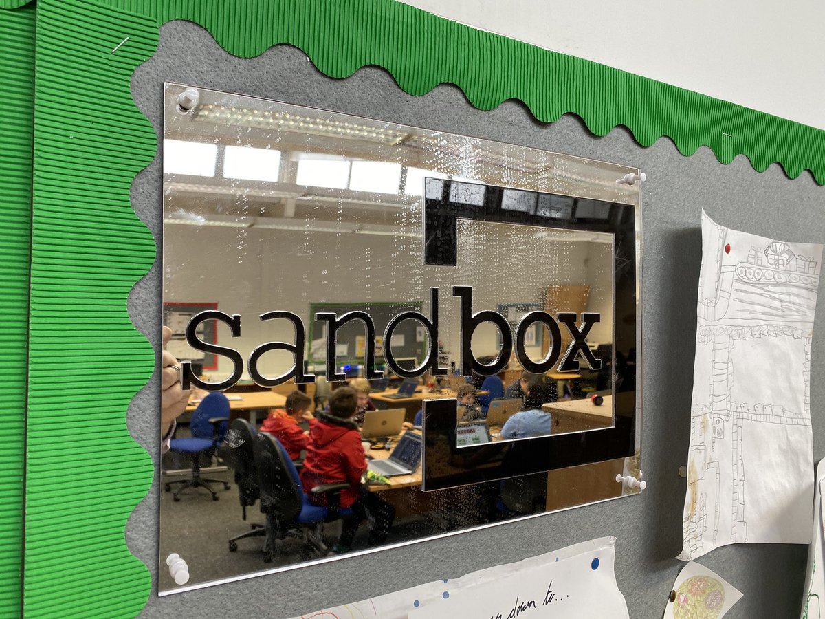 liverpoolcode's tweet image. It might be cold and wet outside but it’s hotting up here at @LittleSandboxUK @Liverpoollib as we win badges and learn about tech and the internet with @idea_award 🎉 for our September club