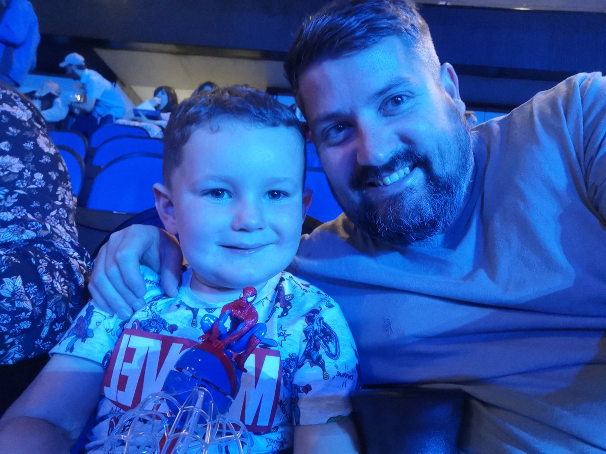 james85collins's tweet photo. #marveluniverselive https://t.co/7x682RZI3Y