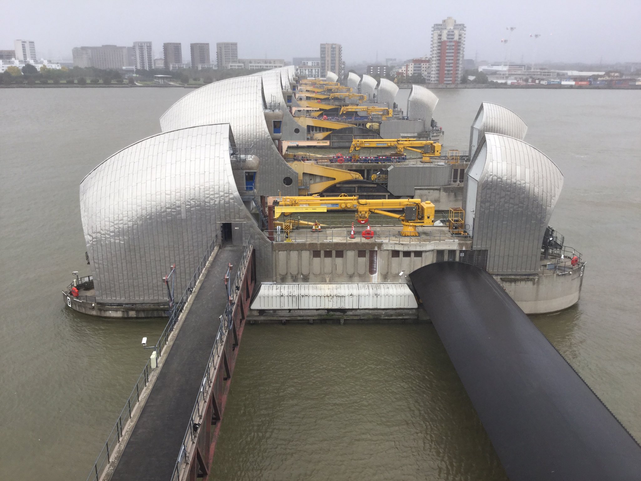 Alan Flood Forecaster The Thames Barrier High Tide At The Thamesbarrier Almost Exactly On Forecast Heading It S Way Through Central London Now Tide Tonight Is Forecast To Be Higher And The Barrier Will Be Closing T Co Alan Flood Forecaster The Thames Barrier High Tide At The Thamesbarrier Almost Exactly On Forecast Heading It S Way Through Central London Now Tide Tonight Is Forecast To Be Higher And The Barrier Will Be Closing T Co