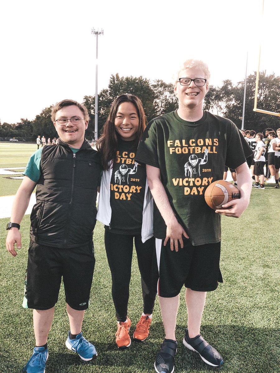 Molly Gezon tweet media