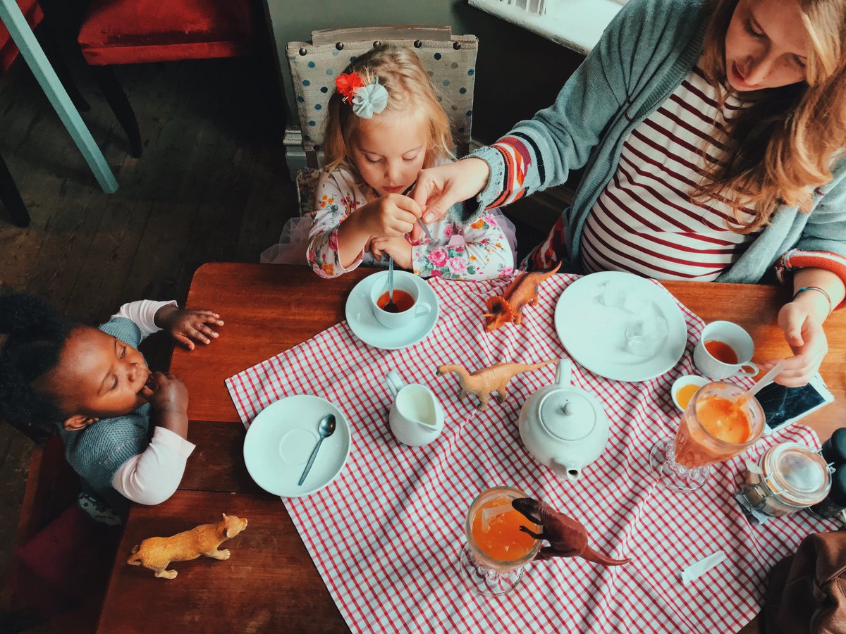 proliftdoors's tweet image. Here&apos;s to sweet Sunday moments with your family! Make sure you can get out and enjoy the fall weather with a functioning garage door. Rely on Pro-Lift Garage Doors to open doors for you.