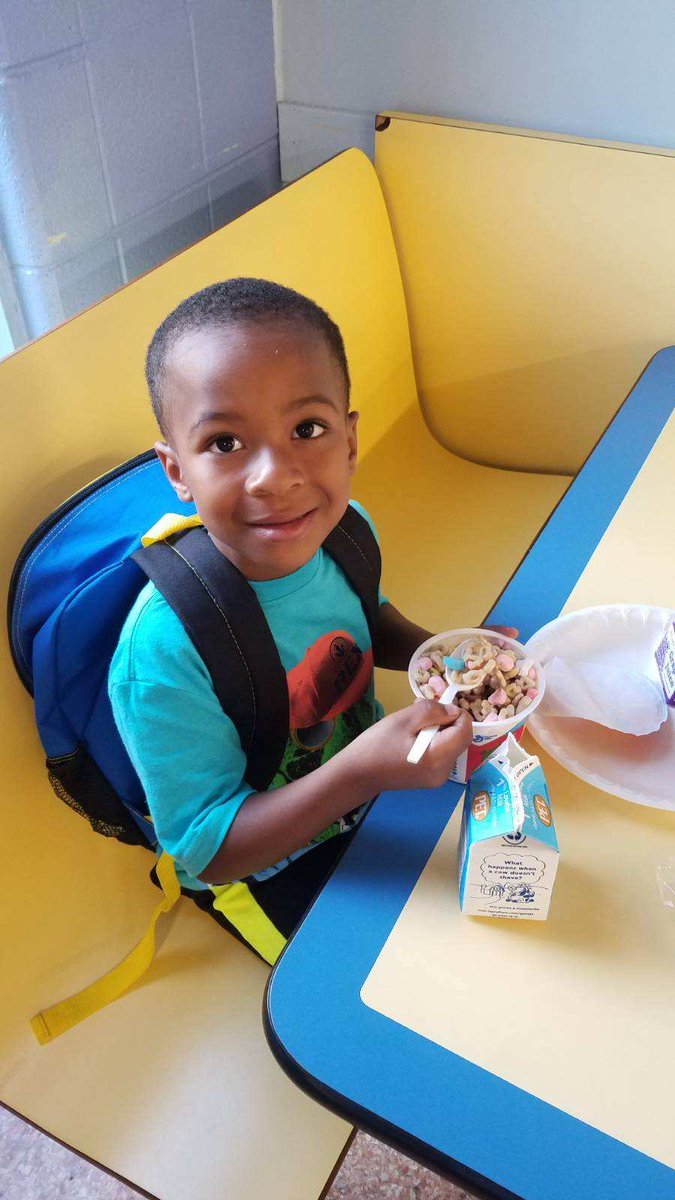 FCSNMeals's tweet photo. #CerealMilk - What goes better with
#WORLDSCHOOLMILKDAY than Cereal?
Students across the county that got milk & Cereal for breakfast this week received these Cool Spoon Straws! Thanks #GeneralMillsCF
@FCSchoolsNC. @DrWebb2016 https://t.co/w6VbTGloFg