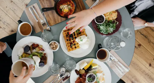 EJ_RealEstate's tweet photo. New to #JPOpenStudios? Check out these local brunch spots! #shoplocal #JamaicaPlain https://t.co/kukarnrmLU https://t.co/QiUEyCrKJN