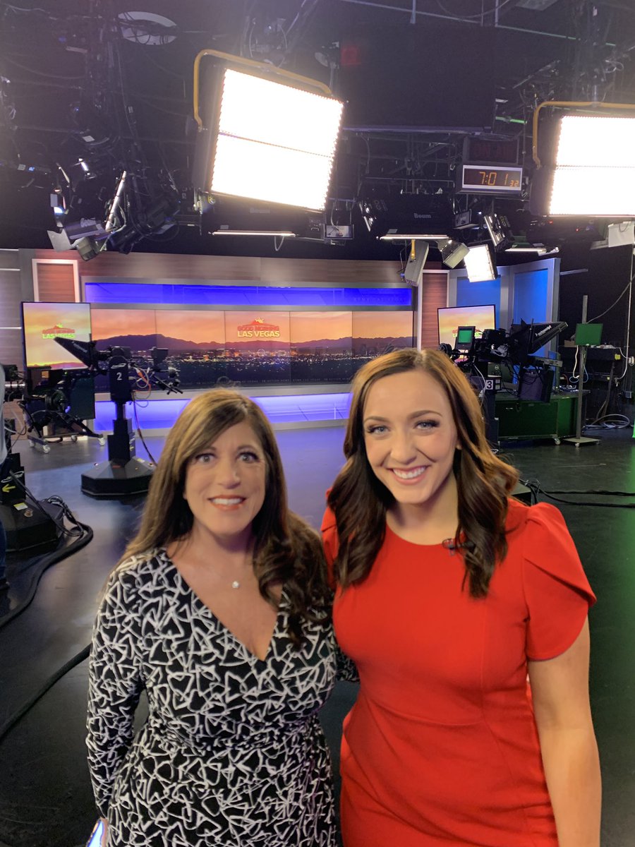 imagewords's tweet photo. .@KelseyMarie_TV &amp; @NinaReports @KTNV with Mary Rendina sharing #58RandomActsOfKindness https://t.co/N0Xlo1bbCd
