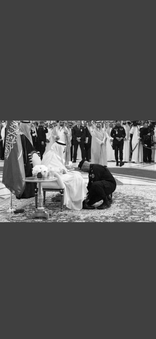 ForLoveThomas's tweet photo. ما هي الروايه الحقيقيه

هل هي محاولة انقلاب وتم قتل عبدالعزيز بعد حمايته للملك؟؟

شاهد الفيديو الخطير واحكم بنفسك

التفاصيل كاملة داخل الحساب في المثبتة
الحساب هنا :: @kareenaliny
○○
الصور والفيديوهات داخل الحساب :: @kareenaliny

^^

#عبدالًعزيز_الفغمً
#عبدالعًزيز__بداًح_الفغمً https://t.co/7CkK86ZsL9