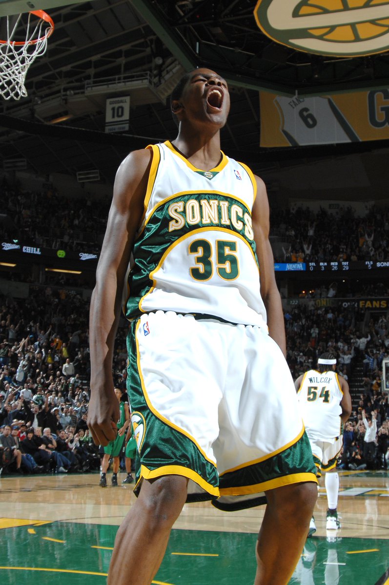 SLAMonline's tweet photo. A certified bucket.

Happy birthday to one of the greatest scorers the game has ever seen. @KDTrey5 https://t.co/YyMwKkVDhd