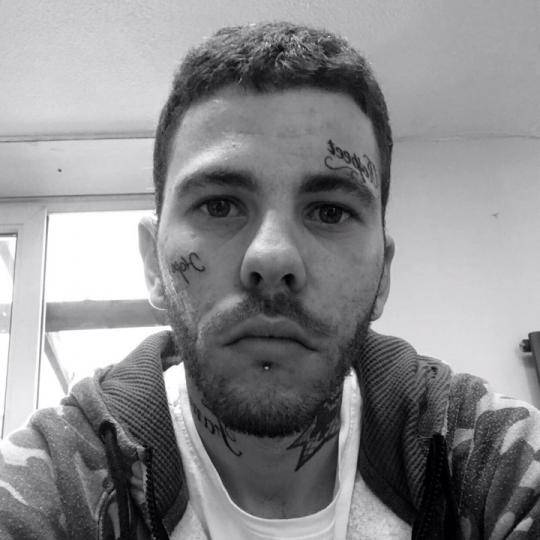 Live broadcasting community
liveme.com/gb/m/v/1569764…