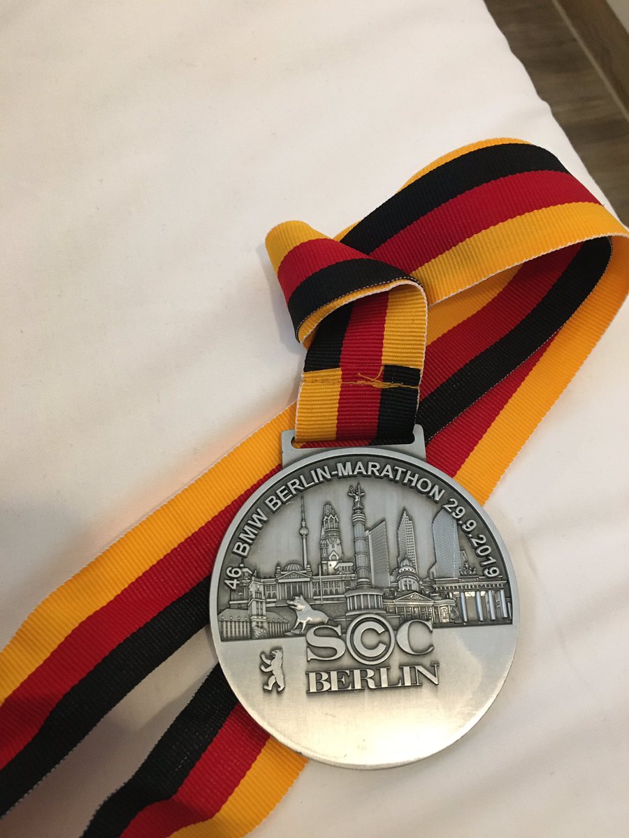 Marathon van Berlijn gelopen. Supermooie marathon en het ging ondanks de korte voorbereiding niet slecht. Genoten!