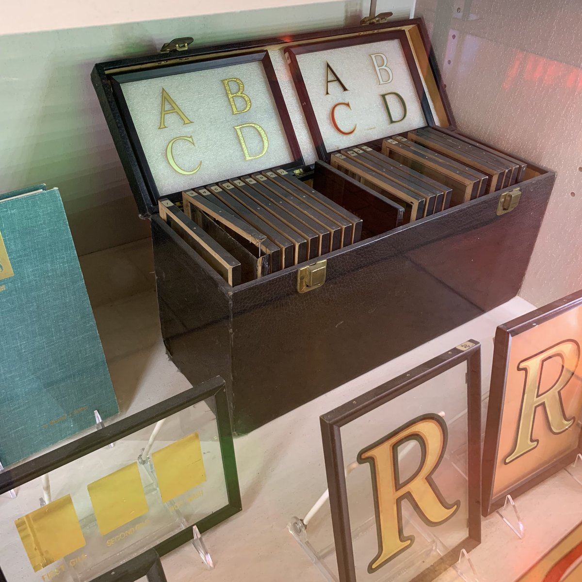 MarkBSchlemmer's tweet photo. It's not all just neon & electric razzle dazzle at the @SignMuseum. I really appreciated seeing so many trade tools, materials, vendor samples, and other related objects that spoke to both the creative techniques/process & commerce. #ITweetMuseums #SignMuseum https://t.co/PPTUO65fil