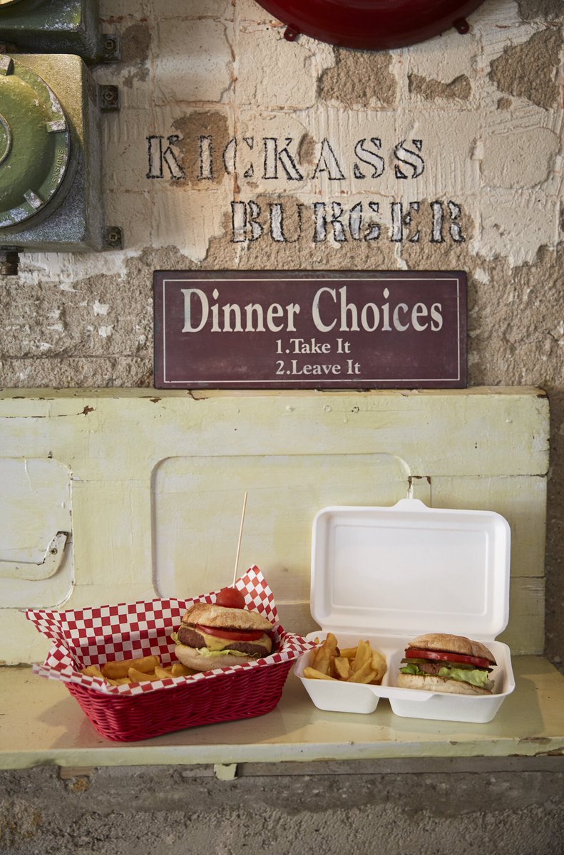 dosdosburger's tweet photo. Dinner choices... 🤔

1. Take it 
2. Leave it https://t.co/Gpc4Tt6fRc