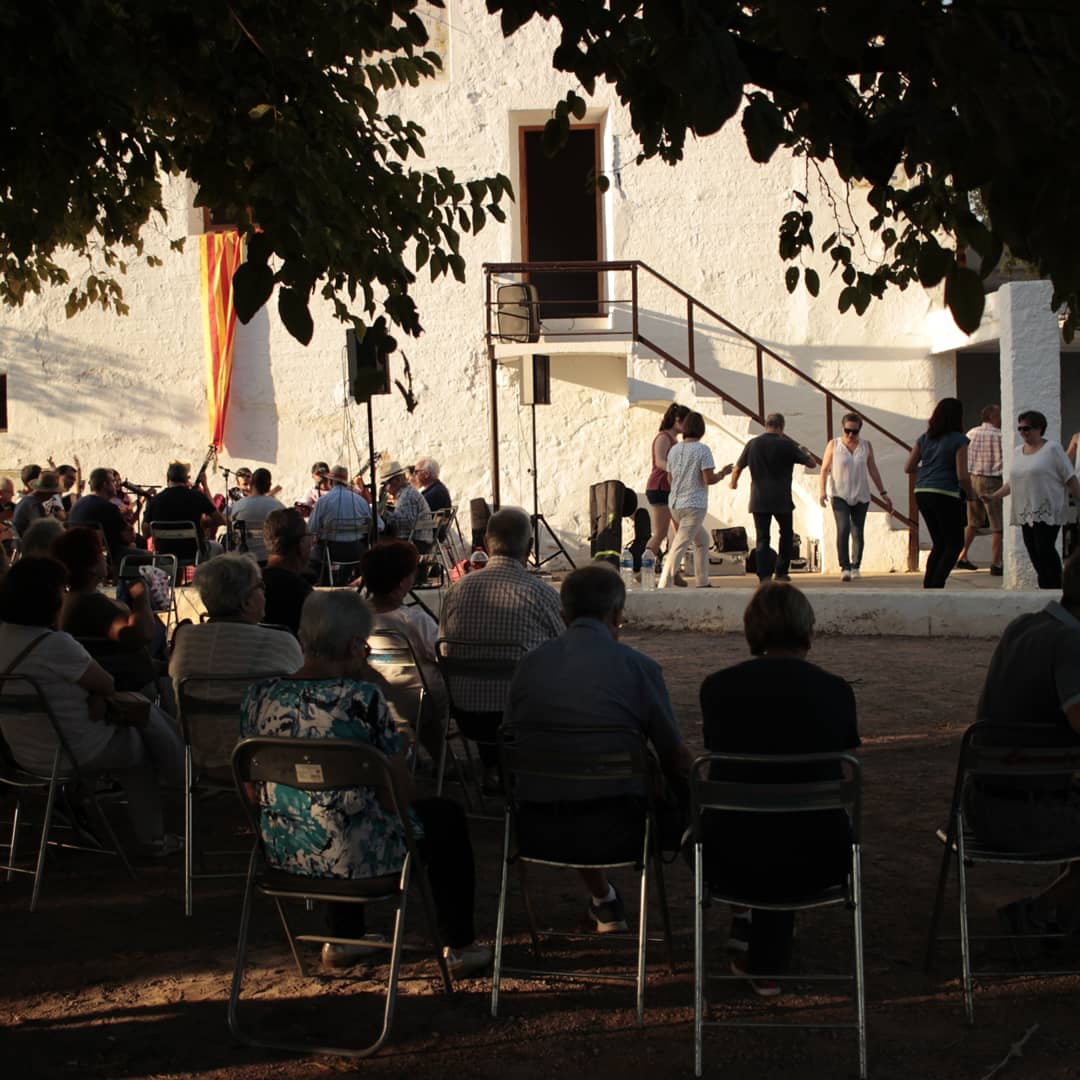 Gràcies a tots aquells que heu gaudit amb nosaltres del bureo d'aquesta vesprada a l'ermita de Sant Roc!
