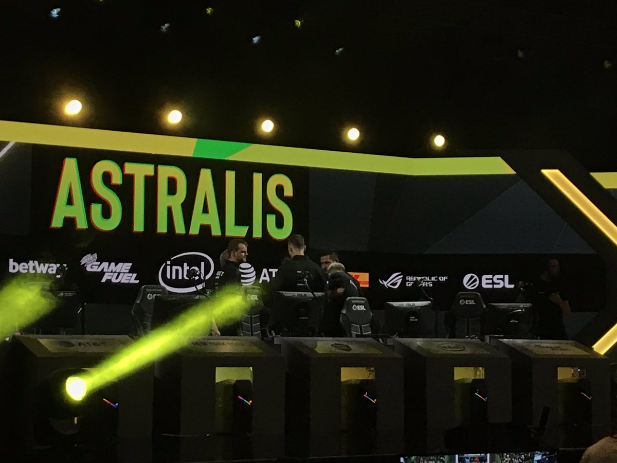 Chr_Anne's tweet photo. Så er de klar igen. Kom så Astralis🇩🇰 #zulucs https://t.co/csgqTF3csj