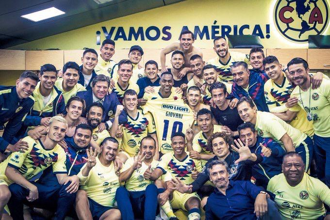 MiguelHerreraDT's tweet photo. ¡El clásico nacional sigue siendo azulcrema! 
@OficialGio estamos contigo! #fuerzaGio 
¡GRACIAS AFICIÓN! https://t.co/VVCuKQcQQz