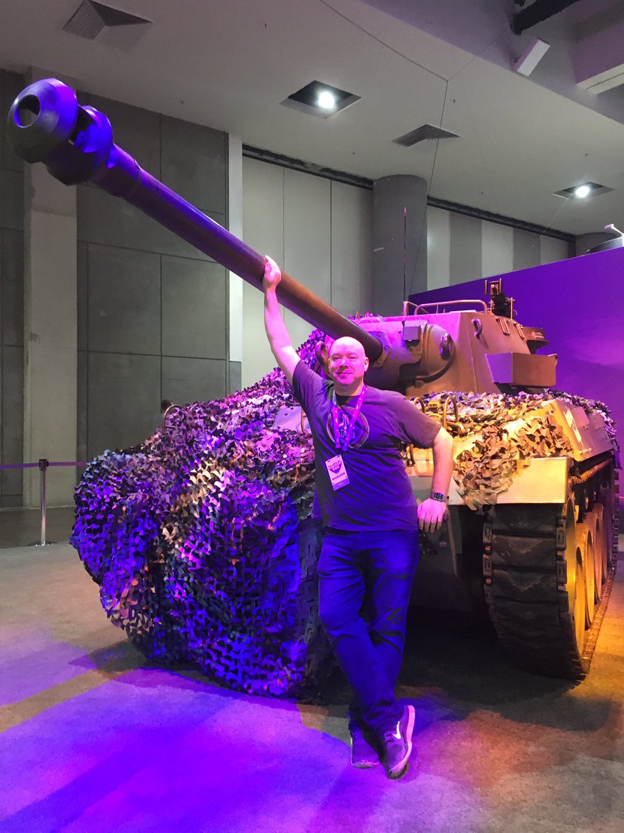 SamIAmPHX's tweet photo. #TrueTankPower indeed! Casual digital death, one shell at a time. #worldoftanks #twitchcon19 https://t.co/EdnfvZQTpr