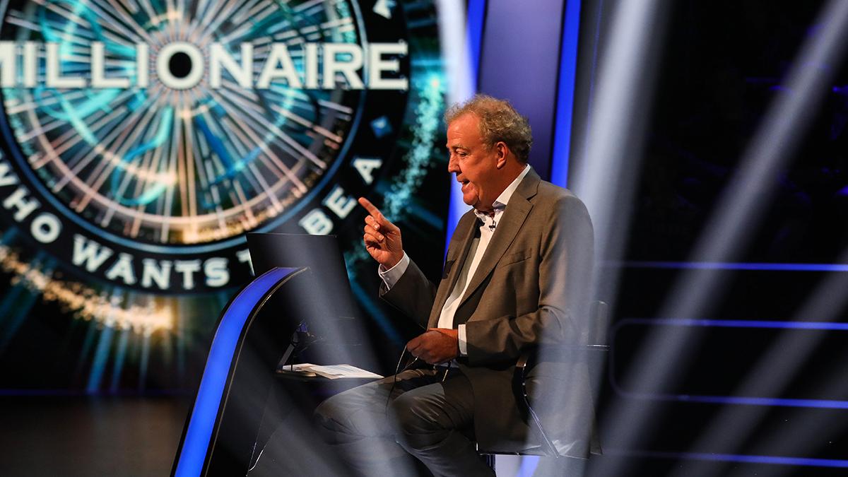 MillionaireUK's tweet image. #AskTheHost 🤔 successfully engaged and Richard is now on £8,000! 👏 👏 👏 #DavidFrost #RichardNixon – join us after the break for more #WhoWantsToBeAMillionaire