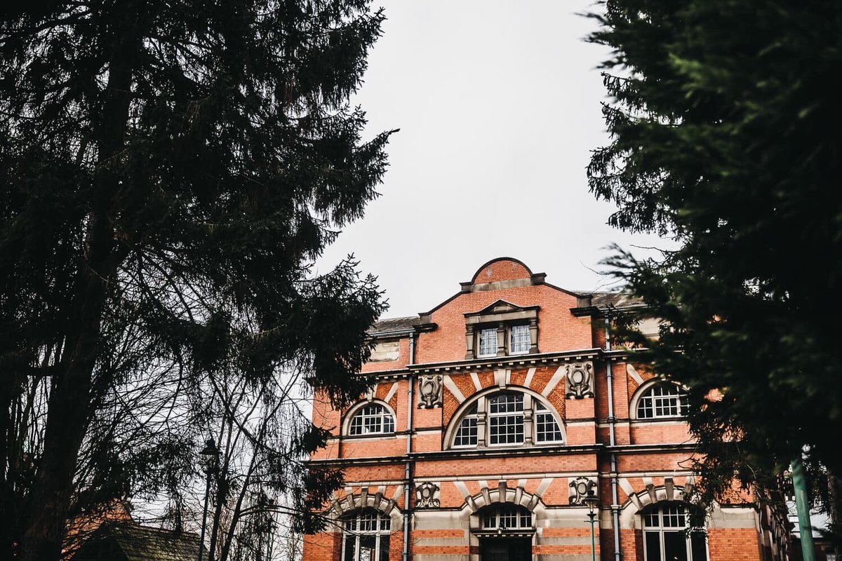 THANK YOU | To all of the wonderful couples and suppliers that braved the weather today to attend our wedding fair! 🌧 As always, we had THE best day and we are forever thankful for your support 🙌🏼❤️ 
A Big Neon Glitter Photography