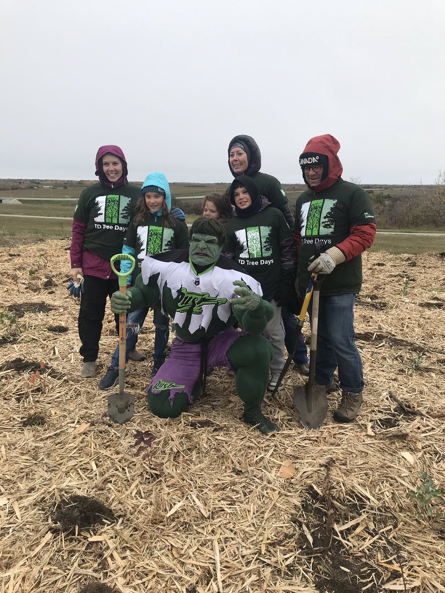 #77 Jeff Shattler and Rush Hulk took part in #TDTreeDays today in #YXE. 

Together with <a href="/TD_Canada/">TD (Canada)</a> staff and volunteers they were able to plant 300+ trees, in conjunction with their nation-wide initiative. 

#GoGreen 🌎🌲