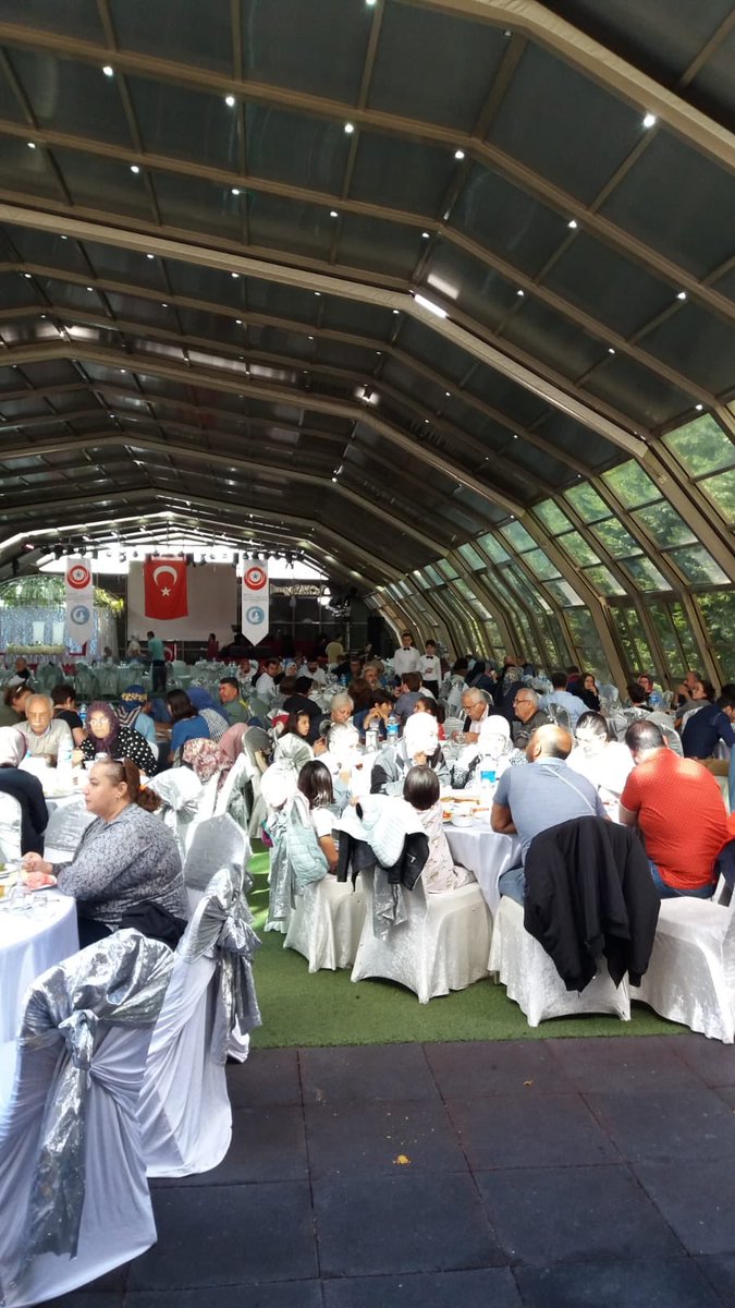 Bugün büyük bir aile olarak kahvaltı programında bir araya geldik. 
Yetim Turkmen çocuklar için farkındalık oluşturmak istedik. 
Davetimize icabet eden herkese teşekkür ederiz.