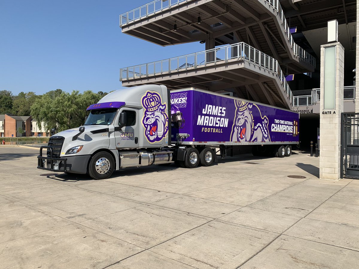 DukeDogNation's tweet photo. Ran in to #DieselDuke on campus today! Even more impressive in person! Excellent job @JMUFBEquip !!! #GoDukes https://t.co/8EKBaazmKD