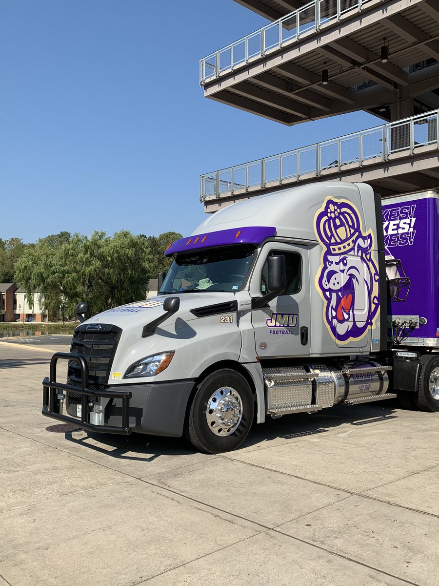 DukeDogNation's tweet photo. Ran in to #DieselDuke on campus today! Even more impressive in person! Excellent job @JMUFBEquip !!! #GoDukes https://t.co/8EKBaazmKD