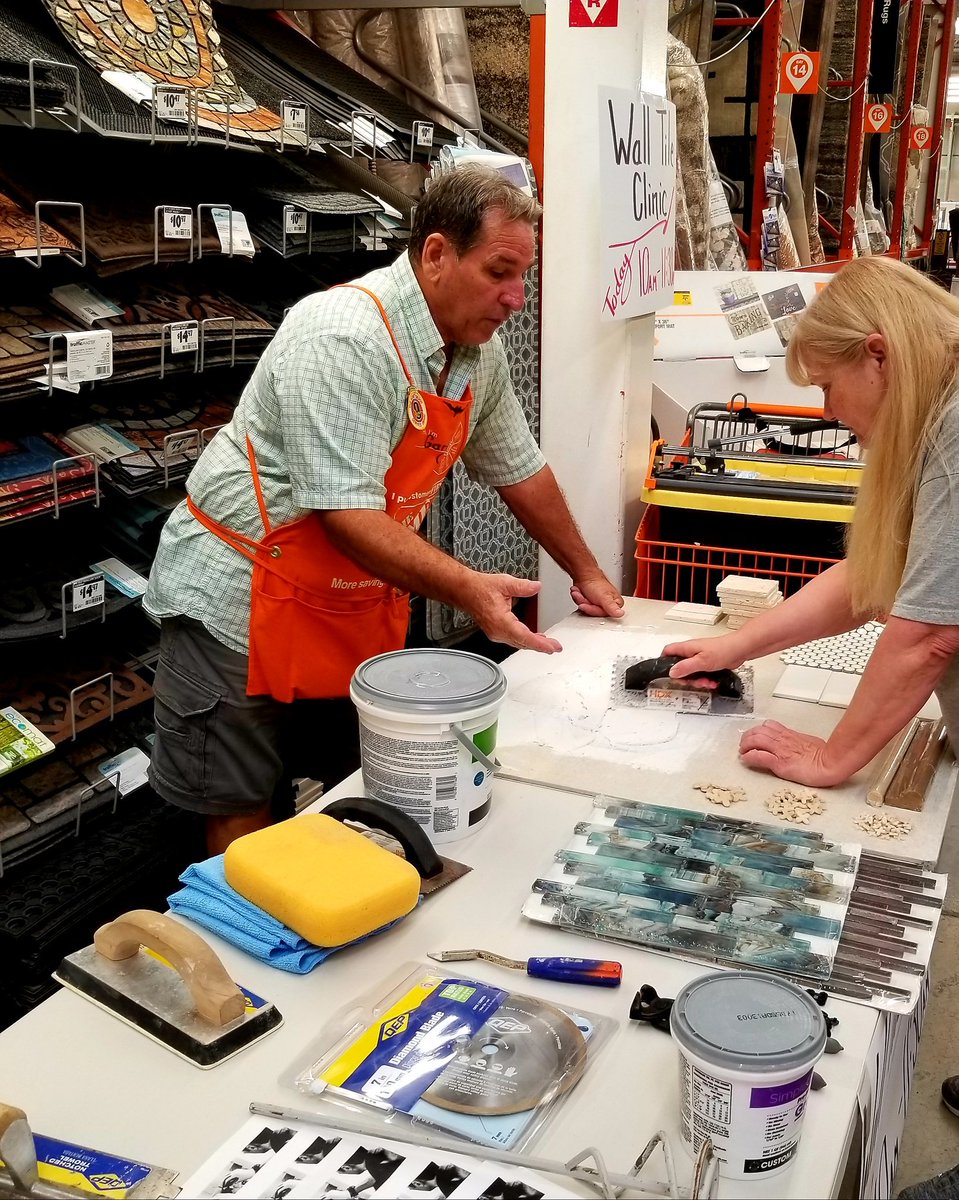 Gary put on a very informative and hands on DYI wall tile clinic yesterday!
Excited for our kids workshop on 10/5!
#badgerup🐾