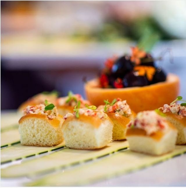 nofosofowedding's tweet photo. Robbins Wolfe is the house caterer at Peconic Bay Yacht Club and they absolutely rock the cocktail hour with these mini lobster rolls. Donchathink?
Mini lobster rolls are a staple for any celebration on the North Fork.
📷: @YellowHouseImages
🦐: @robbins_wolfe
.
.
.
#culinar… https://t.co/WuLsIasY9y