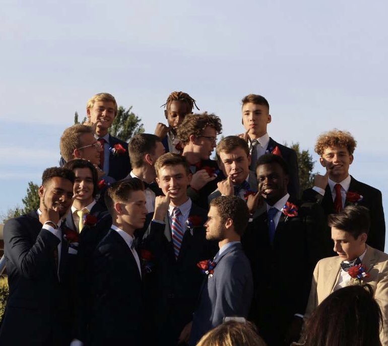 AHulberg's tweet image. So so crazy... Thank you momma for walking in my place. Honered to be crowned king! What a crazy night!!#HOCO2019