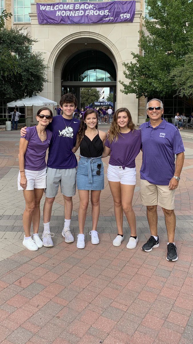 DawnTongish's tweet photo. First Family Weekend at @TCU was a total blast! We loved seeing @devanrdelugo in @TCUFineArts and the @TCUFootball in action. Great win! Congrats to the organizers! ππΈπ #TCUFamilyWeekend https://t.co/gde3FLc3Jx