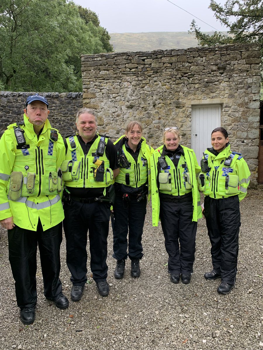 KC6610TINA's tweet photo. Team Craven policing the UCI AT Kettlewell, Buckden &amp; Cray. Fabulous atmosphere, crowds &amp; yes....sheep!#UCIRoadWorldChampionships @Skipton_Police @Yorkshire2019 https://t.co/LecdeTp54a