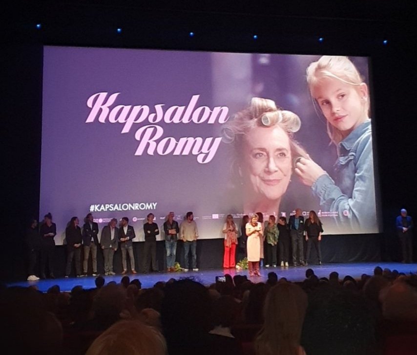 Diep onder de indruk. Wat een prachtige, ontroerende, mooi gemaakte film is #KapsalonRomy  Vanaf 2 oktober in de bioscoop!