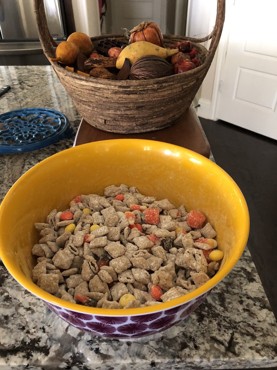 happykosel's tweet photo. Making Pumpkin Spice Puppy Chow for the #BEStSupportTeam! #mylovelanguage #selfcare #bengalpride @BryantElem @lauriebelz @beckyejames @natdixpow @dianaohi75 @jodiforeman https://t.co/WGhcX9cNmJ