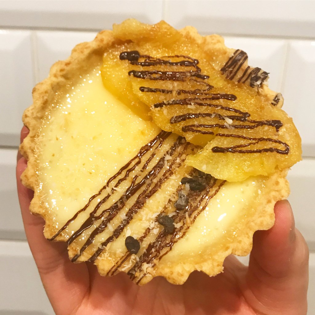 aitkitchen's tweet photo. NEW RECIPE POST || Here's my recipe for my take on the #GBBO #1920sWeek Signature Challenge, Piña Colada Custard Tarts (or Pies) - coconut shortcrust pastry with coconut and rum custard and caramelised rum pineapple! YUM! 🍍🍸 https://t.co/lLHHCUPof4 https://t.co/Olnc6CWCWx