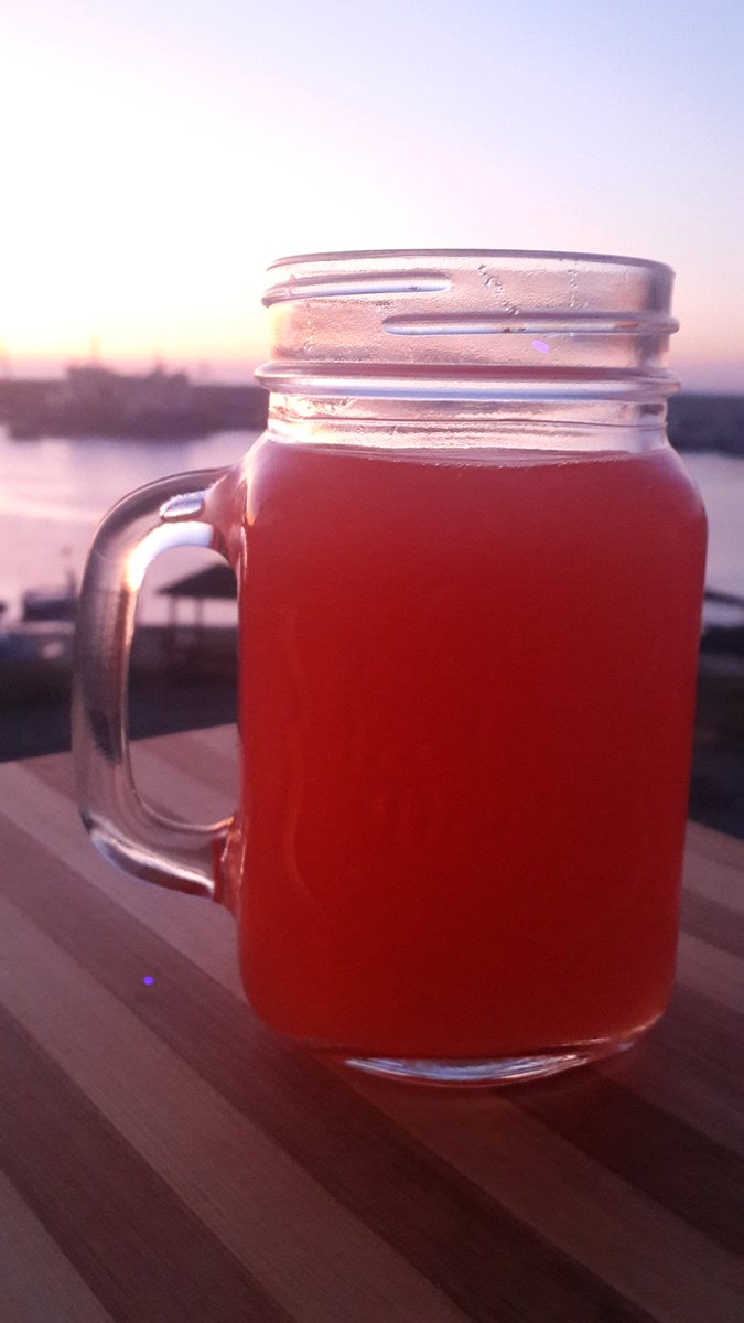 Ejder meyveli mangolu çarkıfelekli tropikal  biçızz kokteyl desem beğenirsiniz ama bu yerli ve milli demir hindi cider!
#tamarindcider