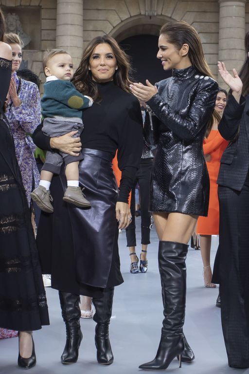 .<a href="/EvaLongoria/">Eva Longoria Baston</a> with Baby Santi and <a href="/CherylOfficial/">Cheryl</a> at the finale of the L'Oréal Défilé Fashion Show yesterday in Paris! #PFW 😍