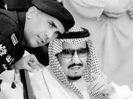 hmod12312311's tweet photo. مقتل "حارس الملوك" المرافق الشخصي للملك السعودي في ظروف غامضة

#عبدٌاِلعزيزُ_الفُغًمٍ

  بالفيديو شاااهد كاااامل مباشر 👈👈

😭😭  @hala27214 https://t.co/uYcRb4305T