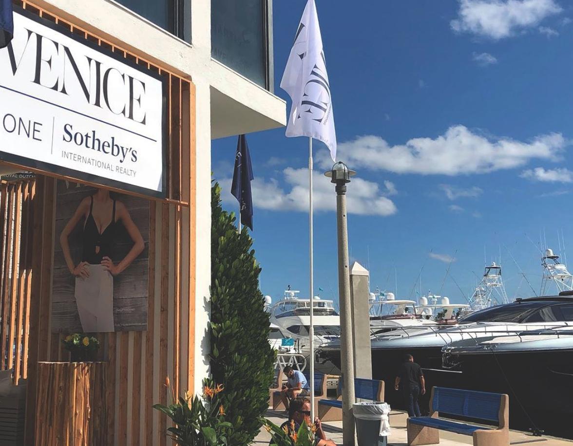 ONESIR's tweet image. Flashback to our VIP lounge with @VeniceMagFTL at @flibsofficial where we will be again this October! We are excited to welcome boat enthusiasts from all around the world. 🛥 #BoatingIsLife #InspirationLivesHere