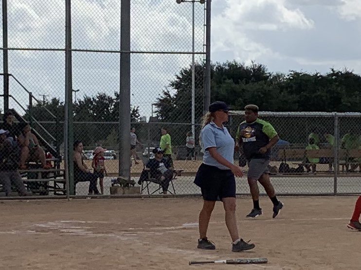 KaseyCardenas77's tweet photo. Won game 2 and on to the next!!! #BatAttitude #thd6988 @Darren_THD @steph_webb22 @Jamie02313522 @_ohhlexx_ @Augie_Quintero @LMcmilian https://t.co/YrYW6EcPXS