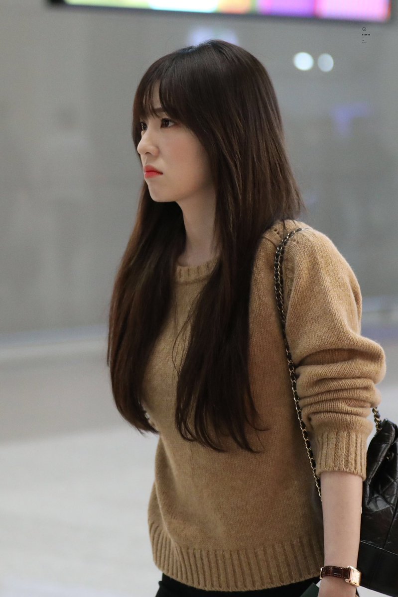 190916 #아이린 #Irene 

학교 도서관 앞에서 본 거 같은 기억조작🥺