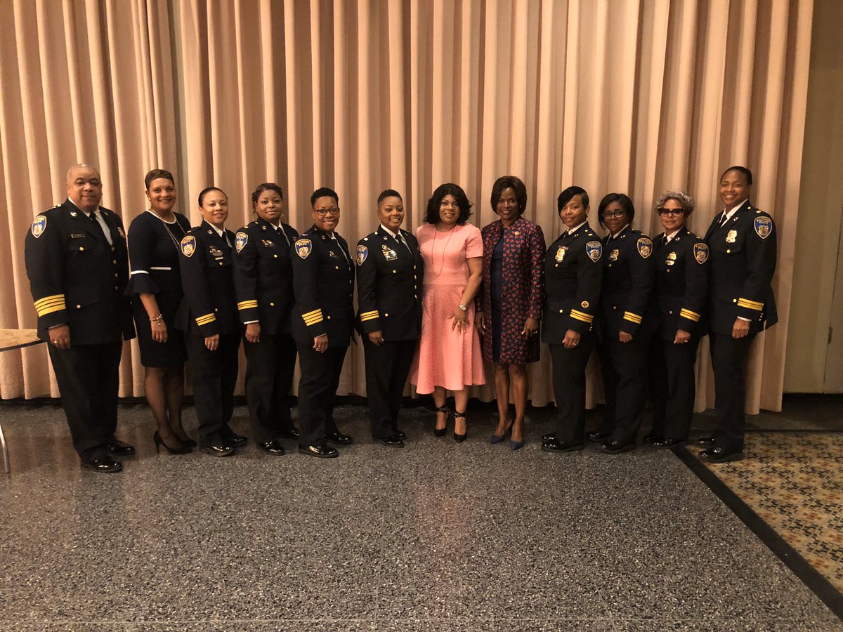 _MoBrown's tweet photo. Yesterday, this amazing group of women was honored by the National Coalition of 100 Black Women as “Torchbearers” in Law Enforcement. I am grateful to be amongst this group of awesomeness... Thank you @NCBWBaltimoreMetroChapter for this honor of distinct recognition... https://t.co/x09laItgC4