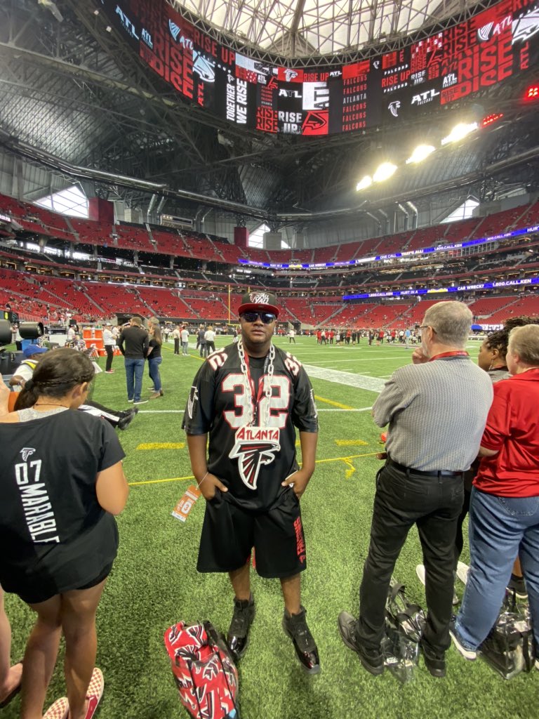 MARIOGA12000's tweet photo. I’m fancy today. #fieldaccess #sidelinepasses #week4 🅰️TL 😤 https://t.co/jSBcjj980f