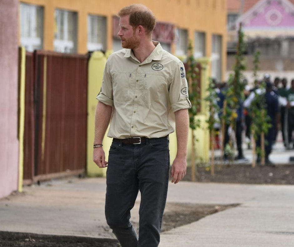HALOTrustUSA's tweet image. HALO was thrilled to welcome Prince Harry to Huambo on Friday, marking Princess Diana's historic visit to the city in 1997. Pictured is him walking down the street that was once a minefield his mother viewed during her visit.

#RoyalVisitAfrica #RoyalVisitAngola #PrinceHarry