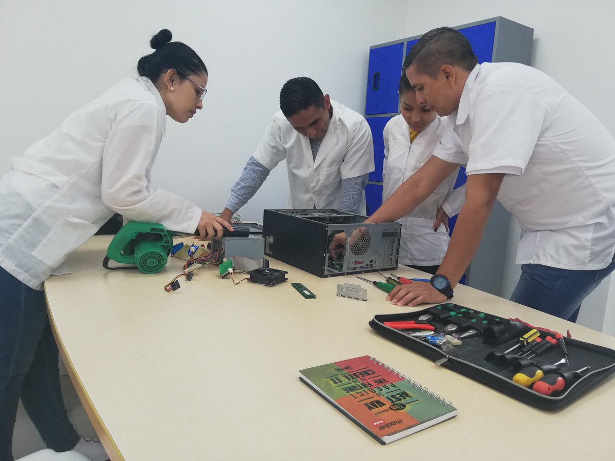 arbeyrobles1981's tweet photo. 1ra Practica #EnsamblePC2019 @UnadccavNeiva , Practicando ando: #desarmando #armando #computadores @carocalleve, @RedestUNAD @ClaudioCamiloG1 @Alex_AparicioR @UniversidadUNAD @johnfmontes @ECBTI_Neiva @gloisabelvarh https://t.co/TEQi9g2mUq