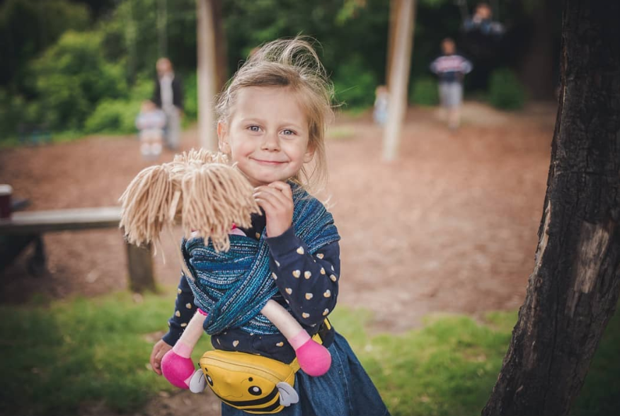 DIDYMOS_Baby's tweet photo. The moonlight jungle design is also available as a dolls sling and as a fringed scarf. The pattern has been resized to ensure that the variety of jungle animals have enough space
#didymos 
#didymosbabywearing 
#itsadidy 
#annadidymos 
#familybusiness https://t.co/nYnObYdS2D
