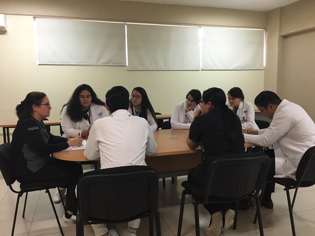 drsalvadorbueno's tweet photo. Entre otras estrategias, mediante la simulación médica, la Escuela de Medicina de la Universidad Cuauhtémoc plantel Aguascalientes promueve la integración de equipos de alto desempeño

#OrgulloEMUCA https://t.co/v74LwVyEZy